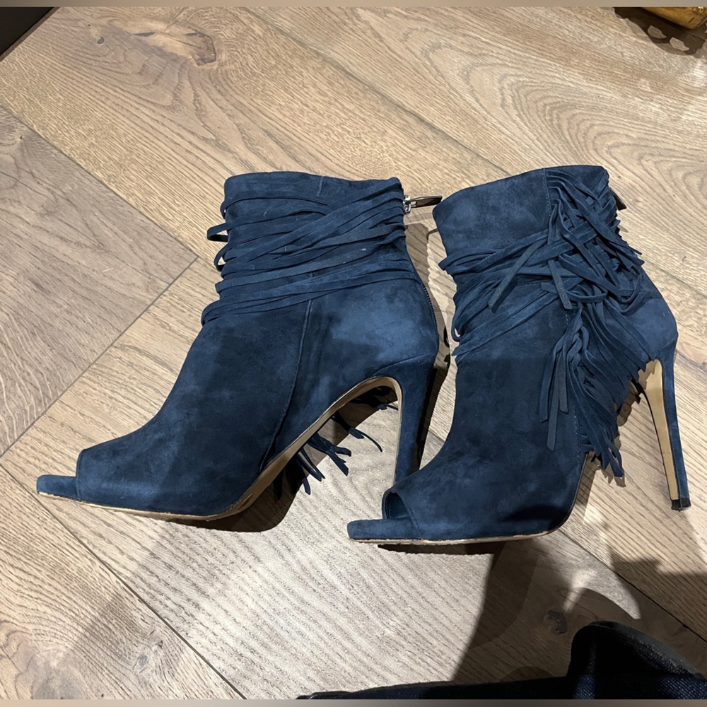 Vince camuto navy suede booties